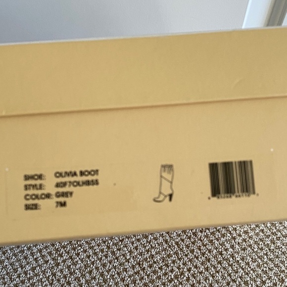 Michael Kors suede boots - Picture 2 of 14